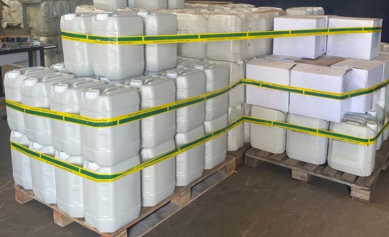 Mais de 5 mil litros de fertilizantes irregulares são apreendidos durante ação do Mapa no interior paulista